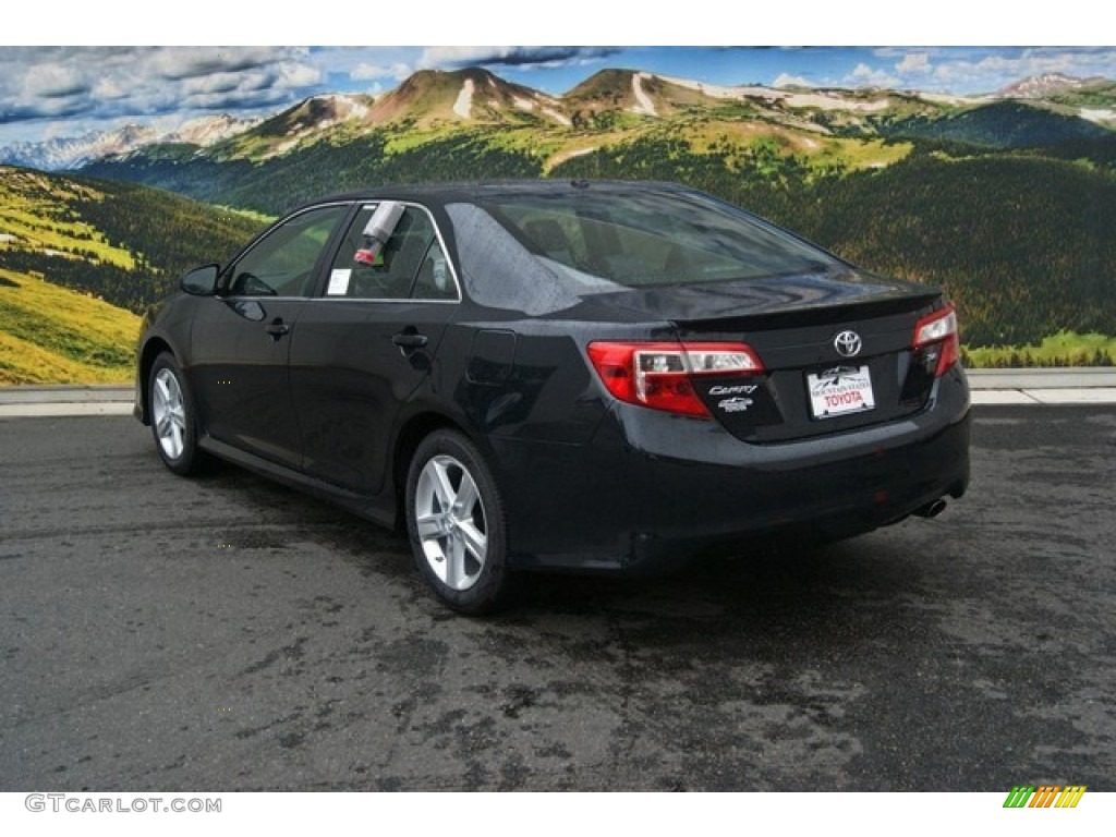 2014 Camry SE - Attitude Black Metallic / Black photo #3