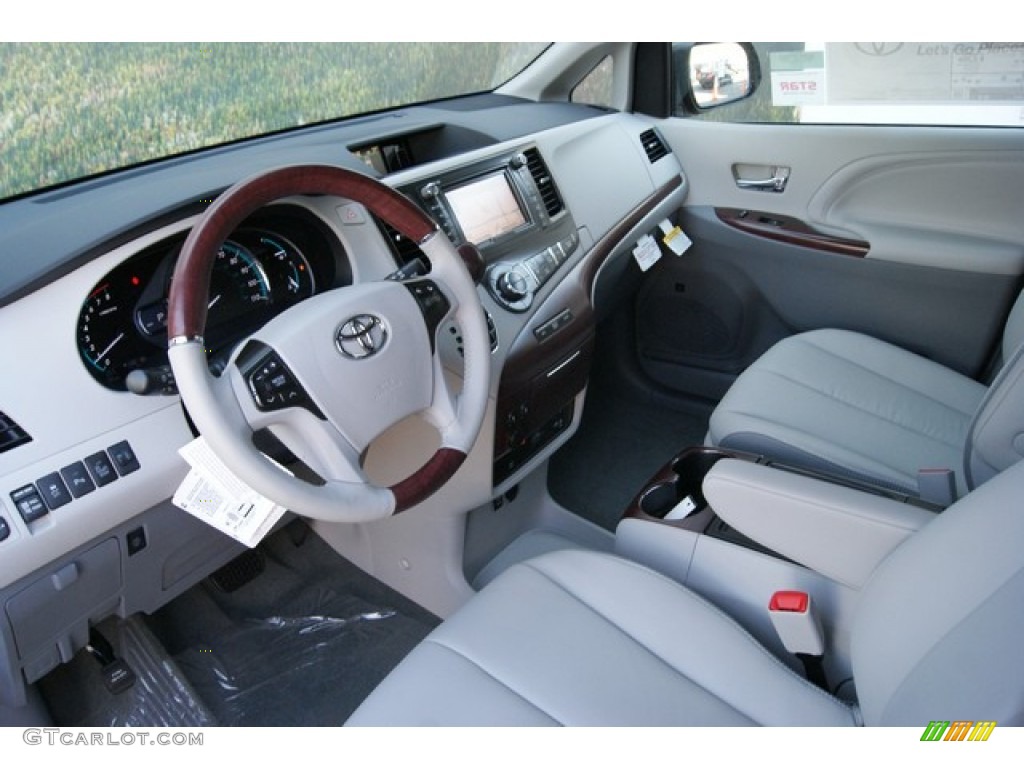 Light Gray Interior 2014 Toyota Sienna Limited AWD Photo #85618189