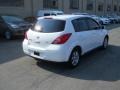 Fresh Powder - Versa 1.8 S Hatchback Photo No. 7