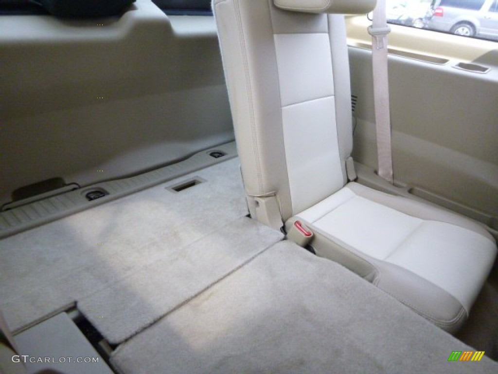 2010 Mercury Mountaineer V8 Premier AWD Rear Seat Photos