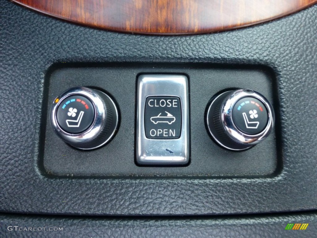 2009 Infiniti G 37 Convertible Controls Photos