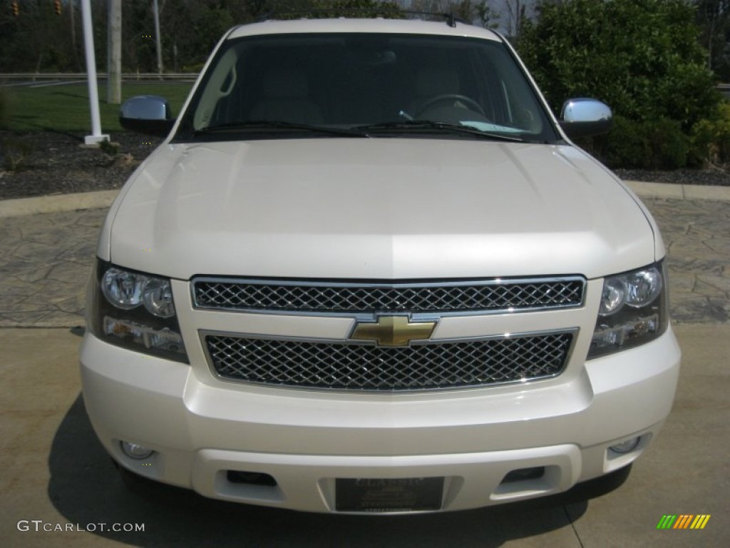 2009 Tahoe LTZ 4x4 - White Diamond Tricoat / Light Cashmere photo #2