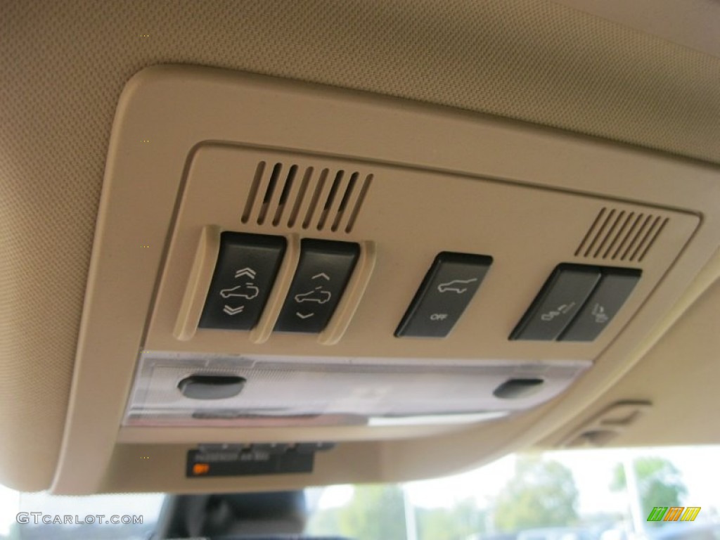 2009 Tahoe LTZ 4x4 - White Diamond Tricoat / Light Cashmere photo #26