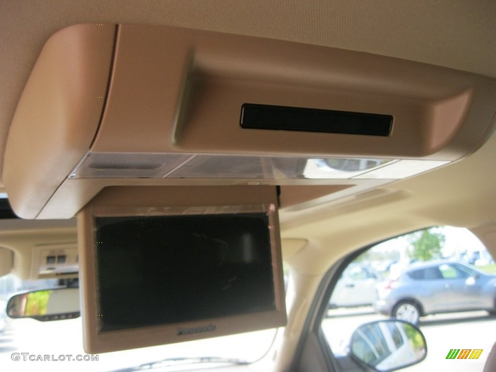 2009 Tahoe LTZ 4x4 - White Diamond Tricoat / Light Cashmere photo #32