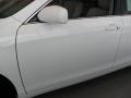 Super White - Camry XLE Photo No. 4