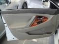Super White - Camry XLE Photo No. 29