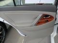 Super White - Camry XLE Photo No. 30