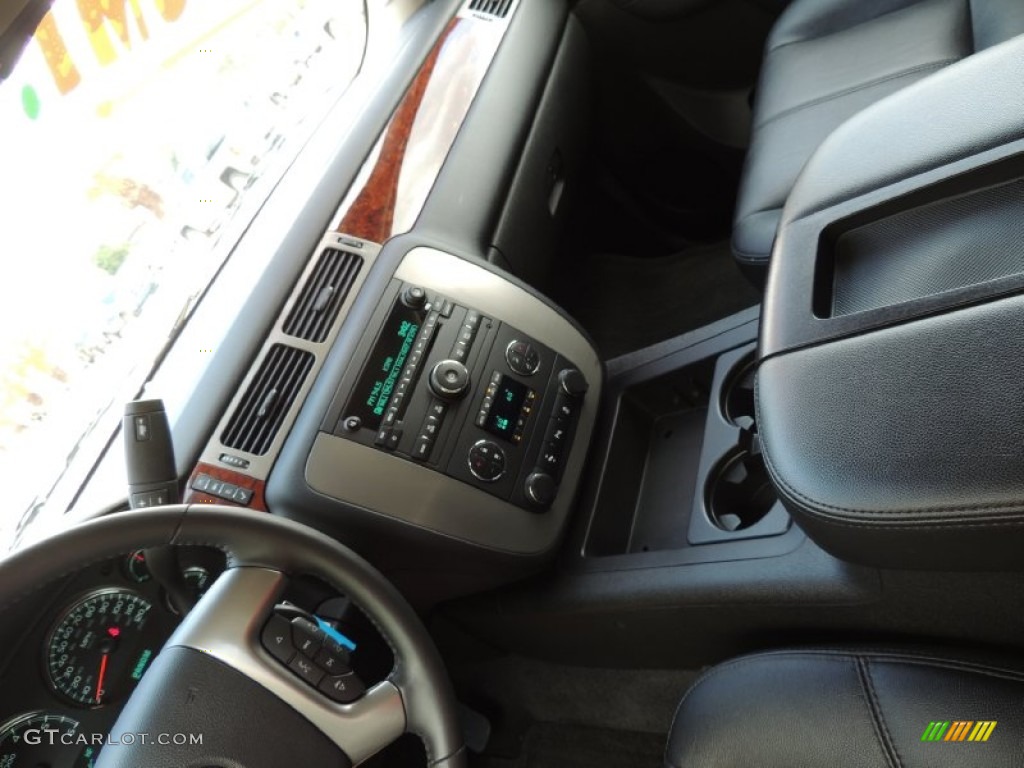 2013 Yukon SLT - Onyx Black / Ebony photo #23