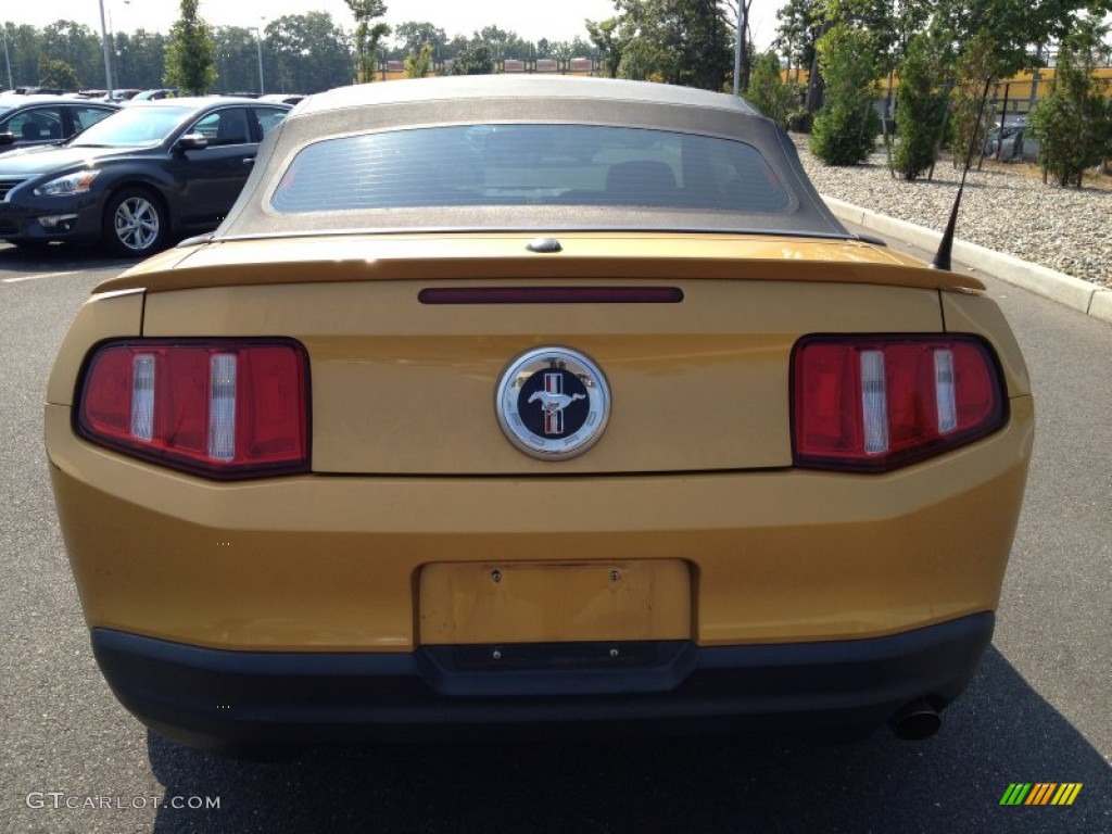 2010 Mustang V6 Premium Convertible - Sunset Gold Metallic / Charcoal Black photo #6