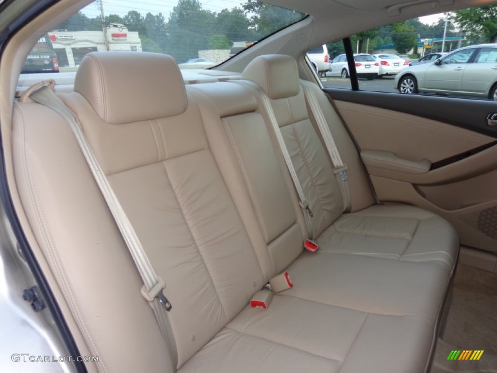 2010 Altima 2.5 SL - Sonoran Sand / Blond photo #11