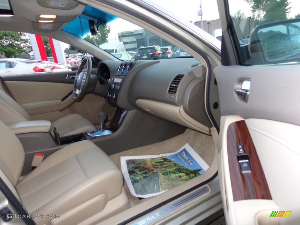 2010 Altima 2.5 SL - Sonoran Sand / Blond photo #12