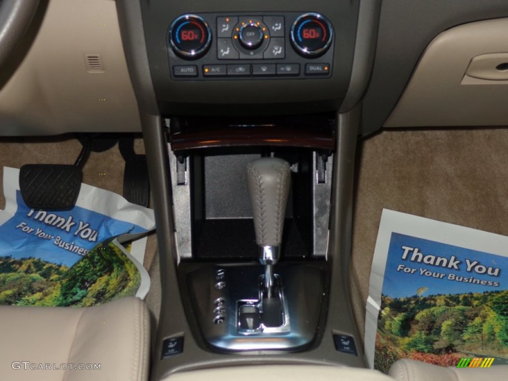 2010 Altima 2.5 SL - Sonoran Sand / Blond photo #17