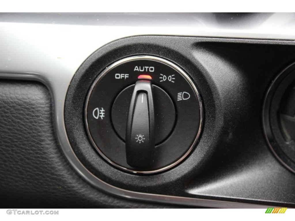 2013 Porsche 911 Carrera Cabriolet Controls Photos