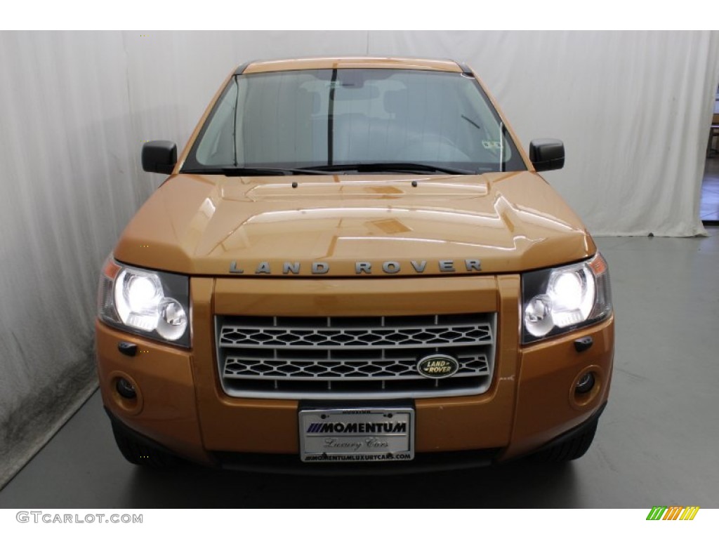 2008 LR2 SE - Tambora Flame Orange / Ebony Black photo #2