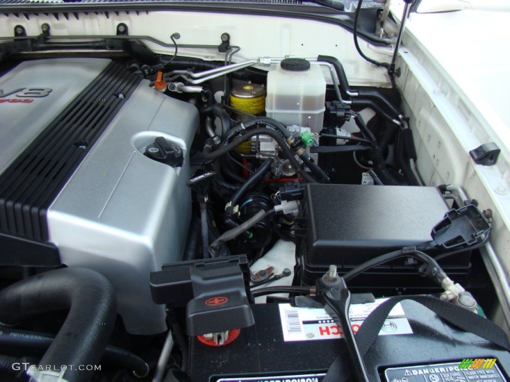 2003 Land Cruiser  - Natural White / Stone photo #39