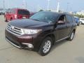 Front 3/4 View of 2013 Highlander SE 4WD