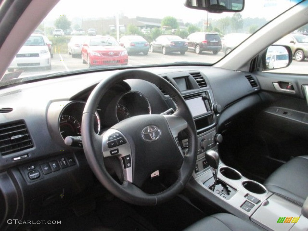 2013 Highlander SE 4WD - Sizzling Crimson Mica / Black photo #11