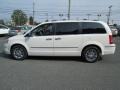 2008 Stone White Chrysler Town & Country Limited  photo #9