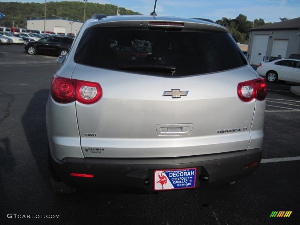 2010 Traverse LT AWD - Silver Ice Metallic / Ebony photo #5