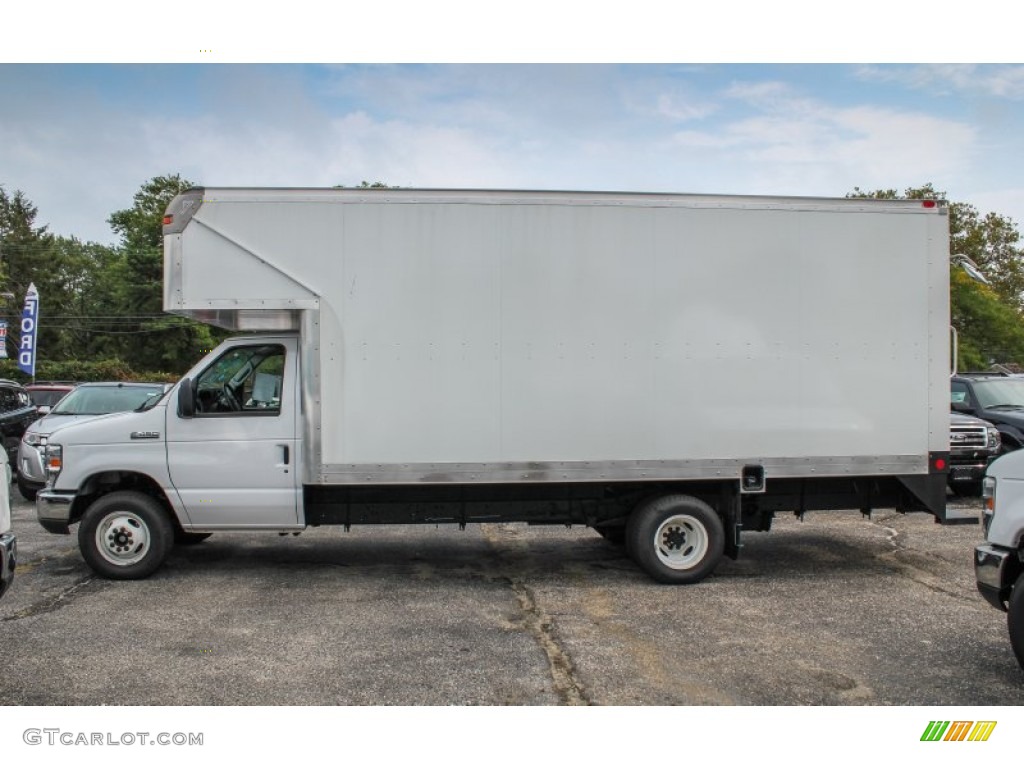 Oxford White 2013 Ford E Series Cutaway E450 Commercial Moving Truck Exterior Photo #85646998