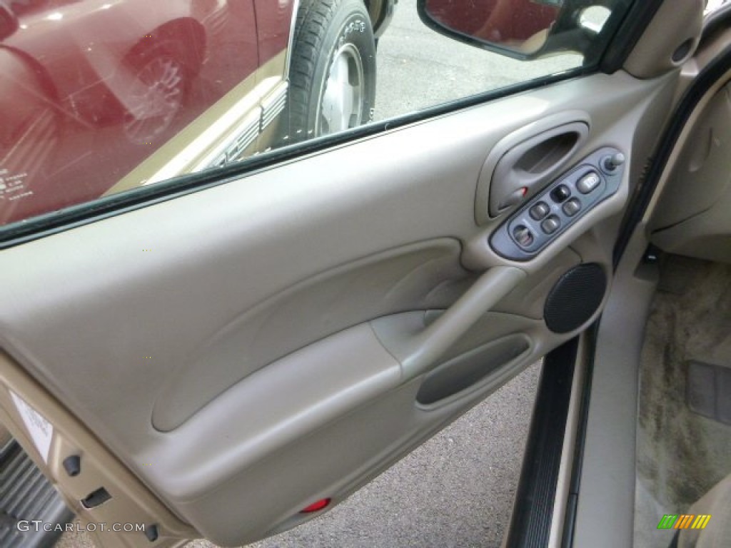 2001 Grand Am SE Sedan - Champagne Beige Metallic / Dark Taupe photo #11