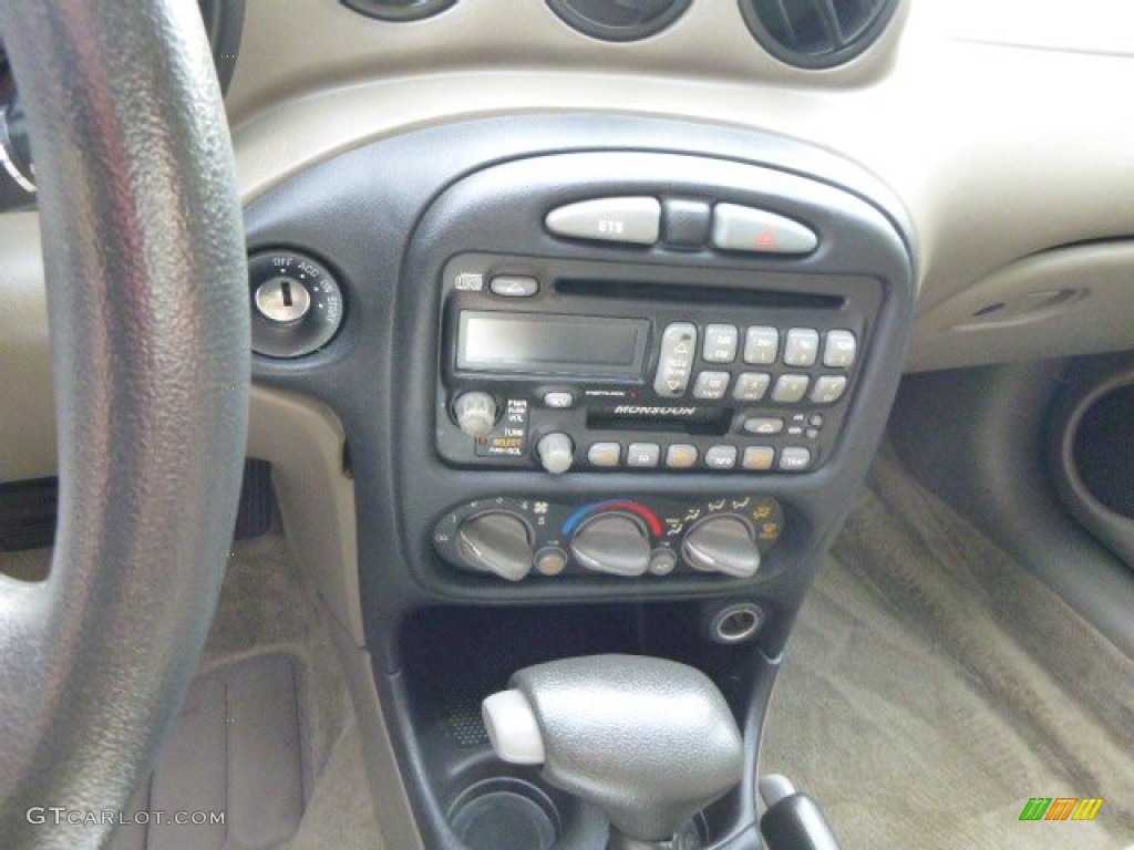 2001 Grand Am SE Sedan - Champagne Beige Metallic / Dark Taupe photo #13
