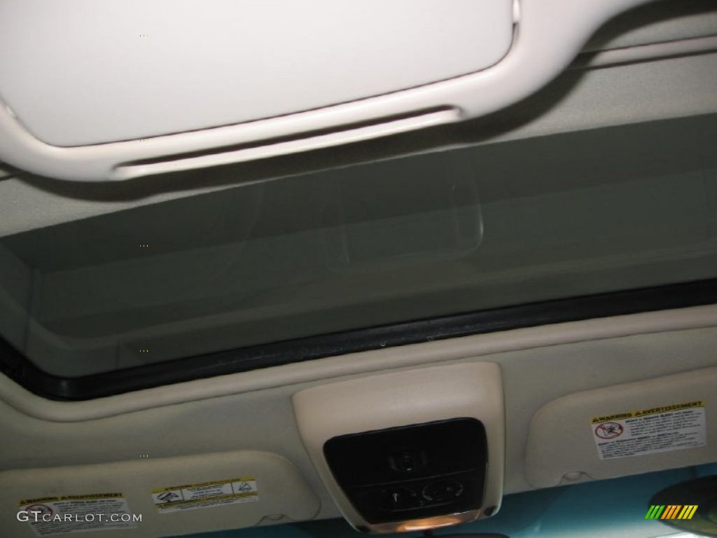 2005 Mountaineer V6 AWD - Oxford White / Medium Dark Parchment photo #13