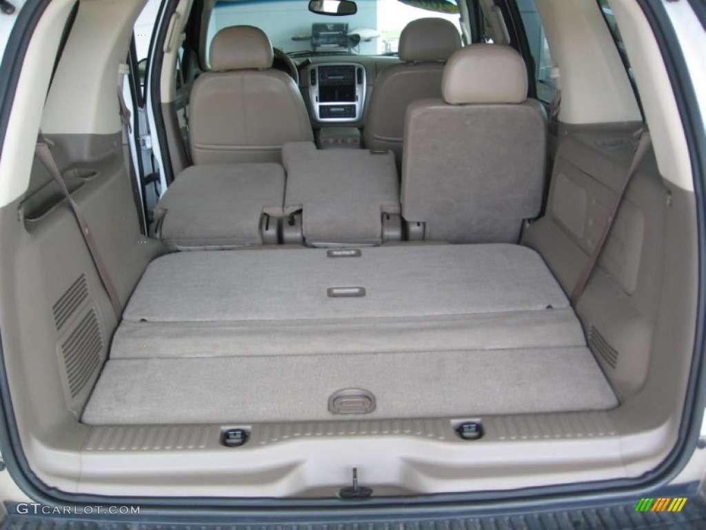2005 Mercury Mountaineer V6 AWD Trunk Photos
