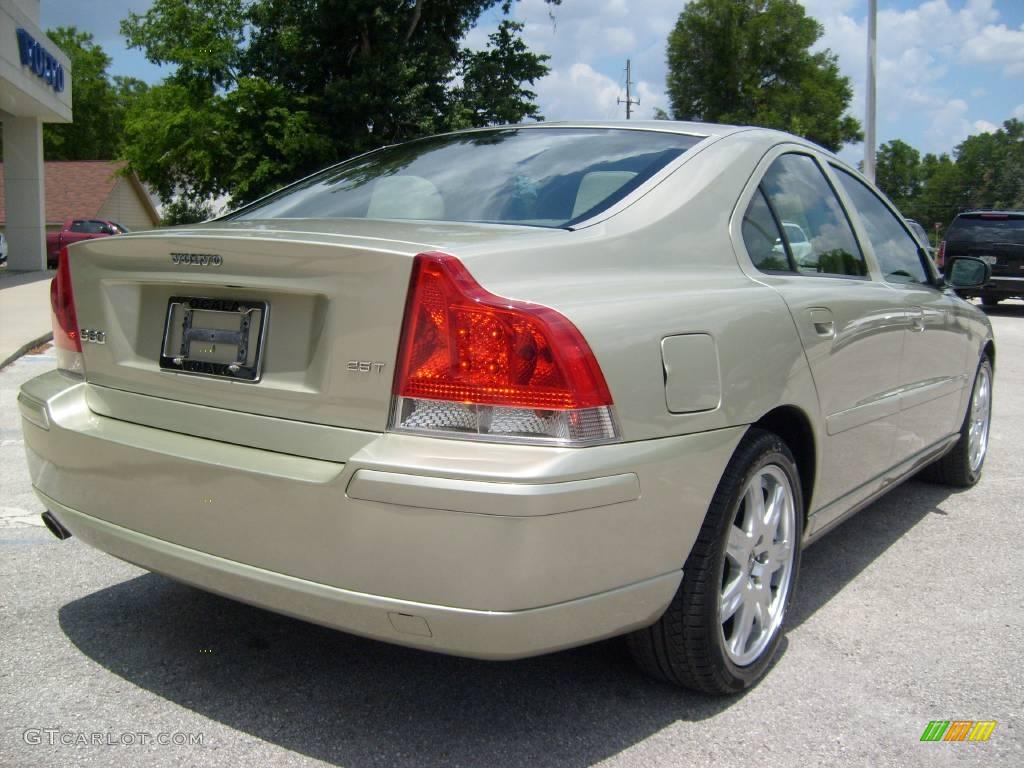 2005 S60 2.5T - Lunar Gold Metallic / Taupe photo #3