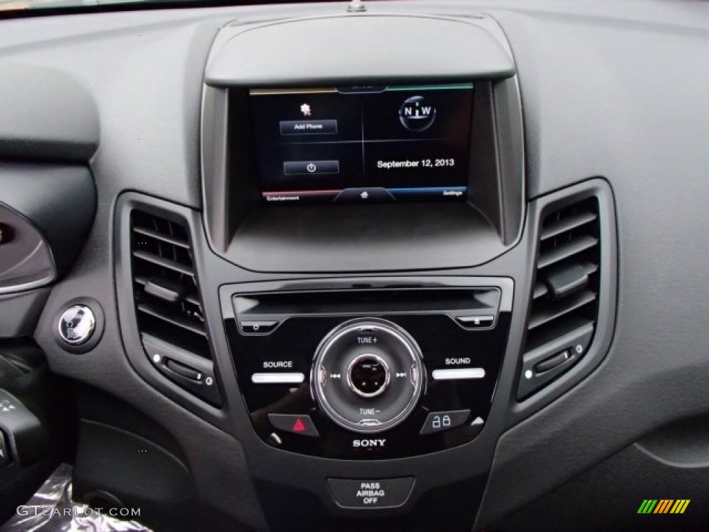 2014 Ford Fiesta ST Hatchback Controls Photo #85649723