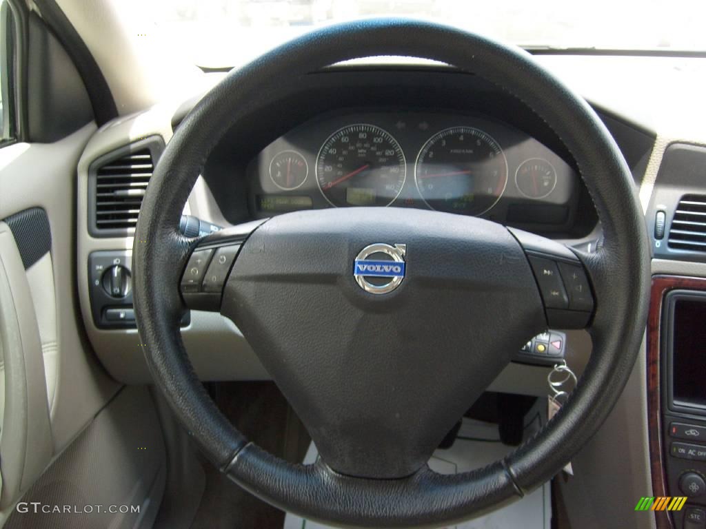 2005 S60 2.5T - Lunar Gold Metallic / Taupe photo #21