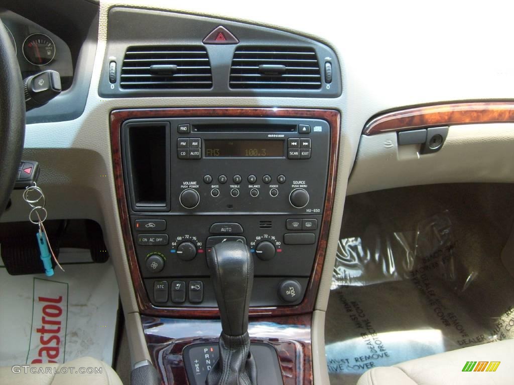 2005 S60 2.5T - Lunar Gold Metallic / Taupe photo #22