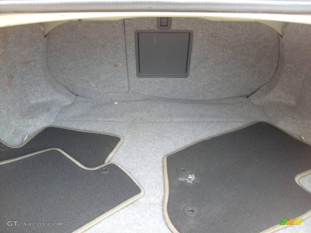2005 S60 2.5T - Lunar Gold Metallic / Taupe photo #26