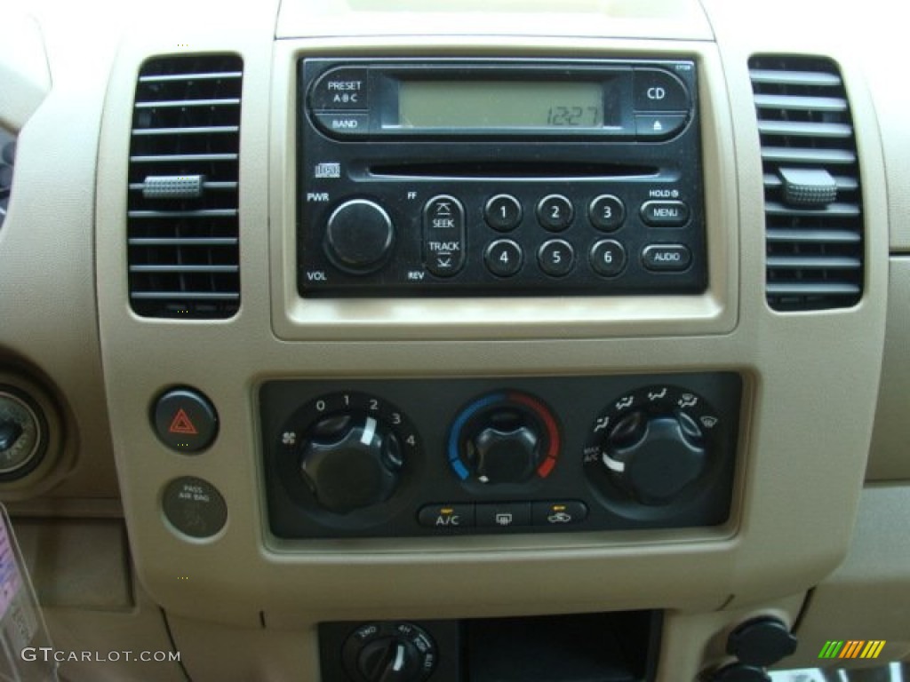 2007 Frontier LE Crew Cab 4x4 - Red Brawn / Desert photo #14