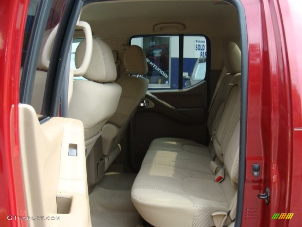 2007 Frontier LE Crew Cab 4x4 - Red Brawn / Desert photo #16