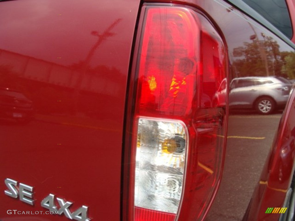 2007 Frontier LE Crew Cab 4x4 - Red Brawn / Desert photo #18