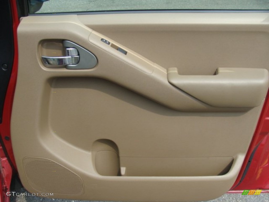 2007 Frontier LE Crew Cab 4x4 - Red Brawn / Desert photo #20