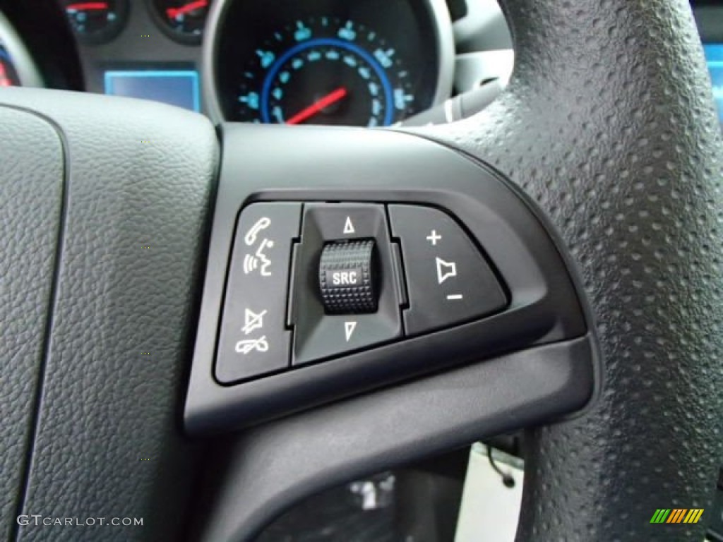 2014 Chevrolet Cruze LS Controls Photo #85651442