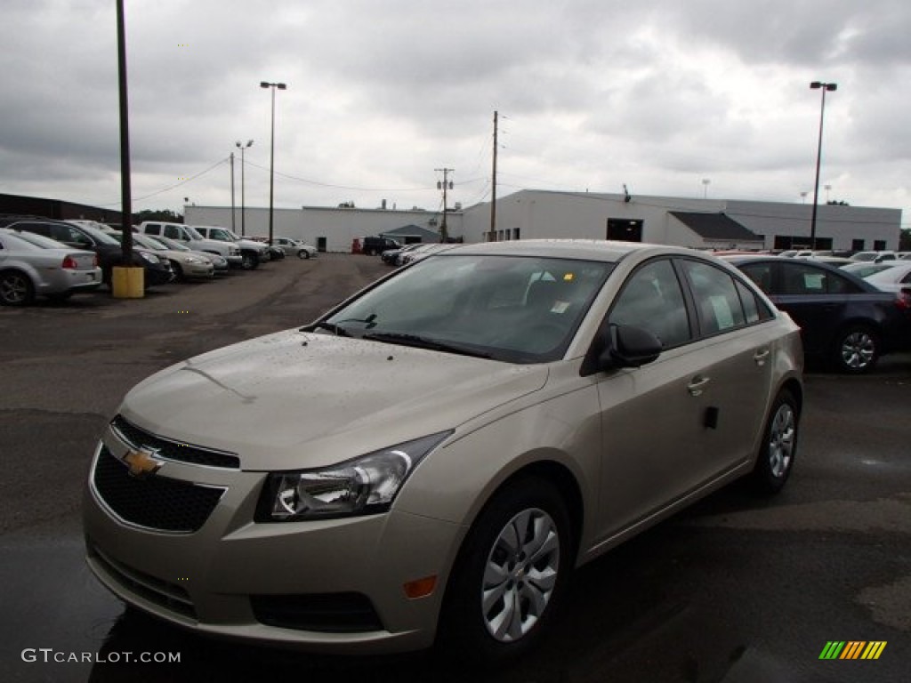 2014 Cruze LS - Champagne Silver Metallic / Jet Black/Medium Titanium photo #1