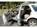 White Suede - Escape XLT V6 Photo No. 13