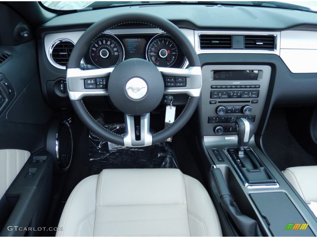 2014 Ford Mustang V6 Premium Convertible Medium Stone Dashboard Photo #85657520