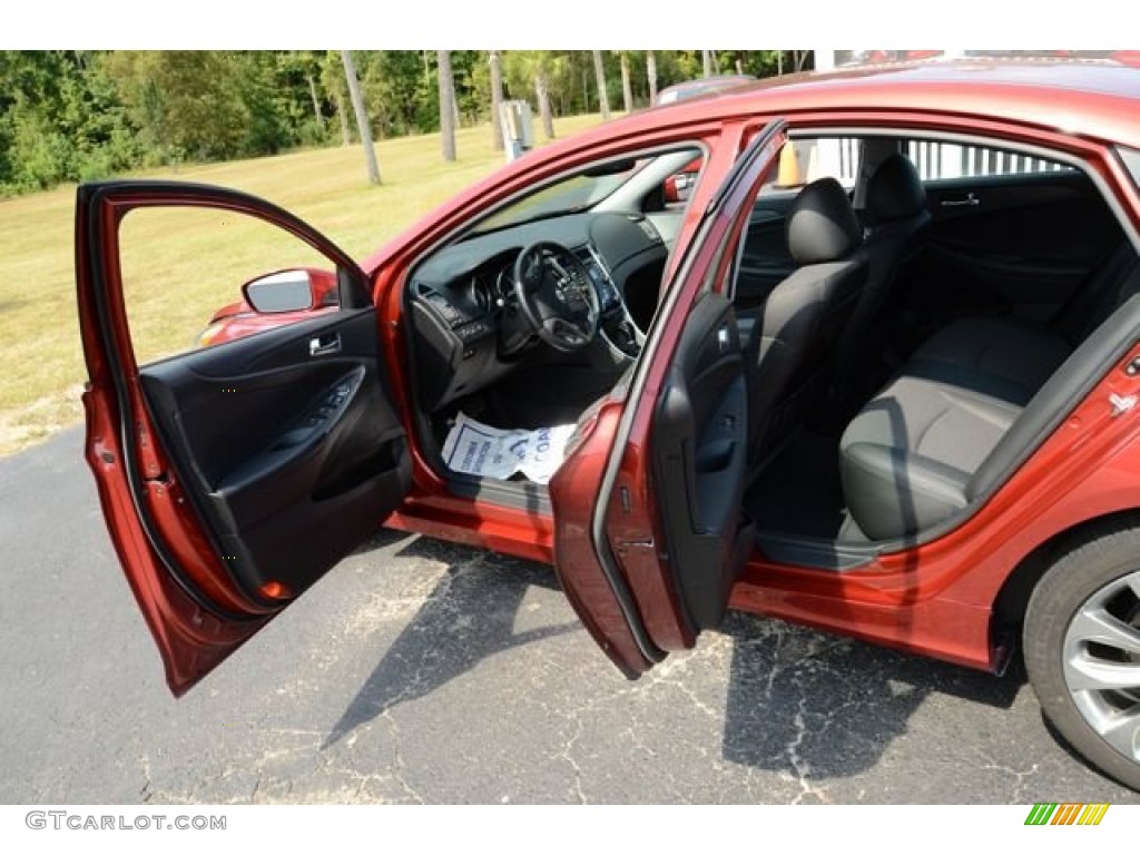 2011 Sonata SE 2.0T - Venetian Red / Black photo #11
