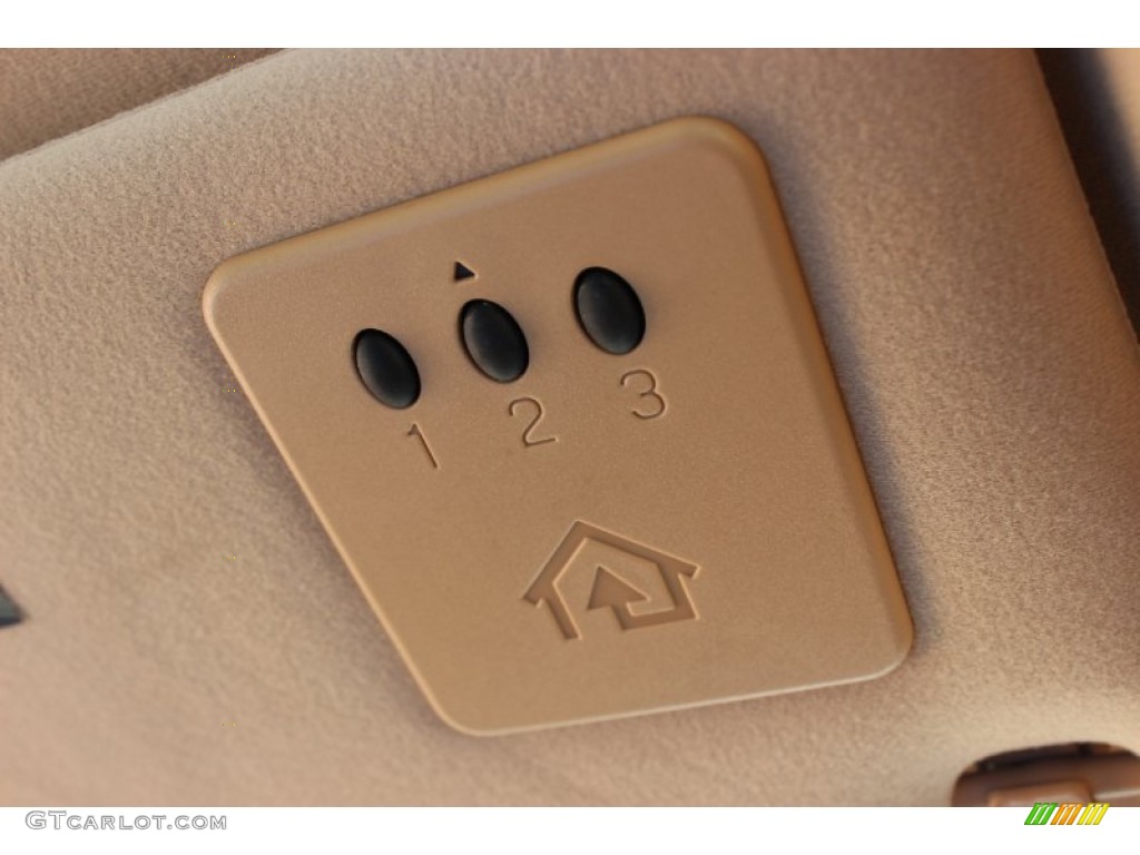 2010 Maserati Quattroporte Standard Quattroporte Model Controls Photo #85666397