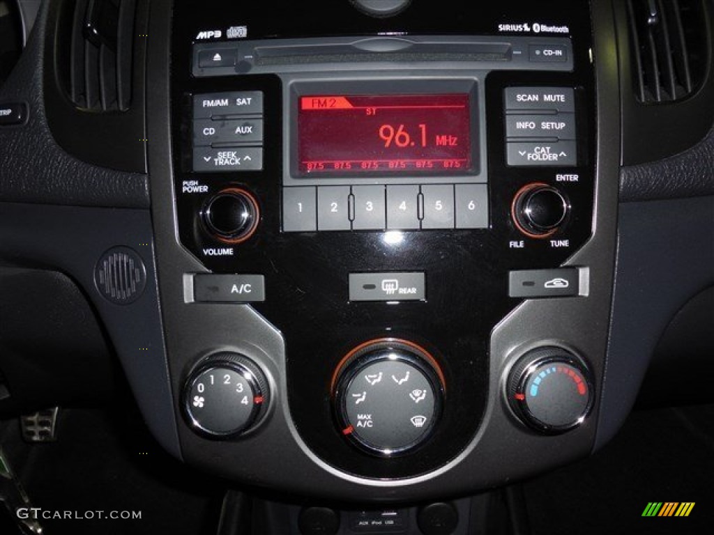 2013 Kia Forte Koup SX Controls Photo #85666409