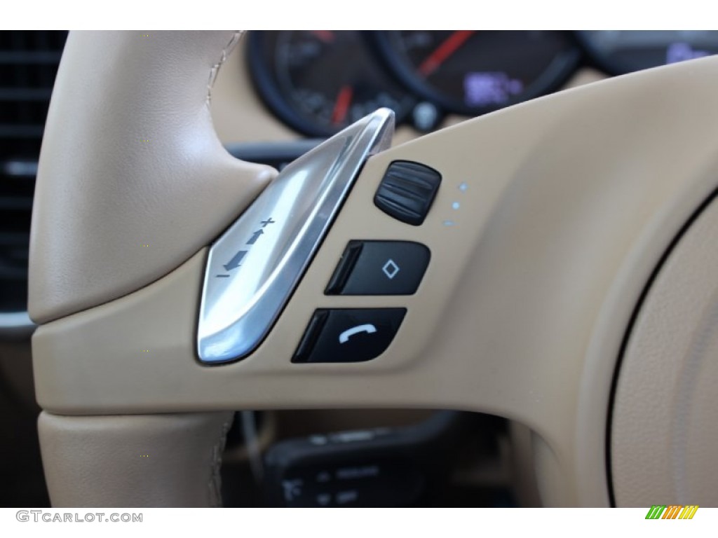 2013 Porsche Cayenne S Controls Photo #85668092