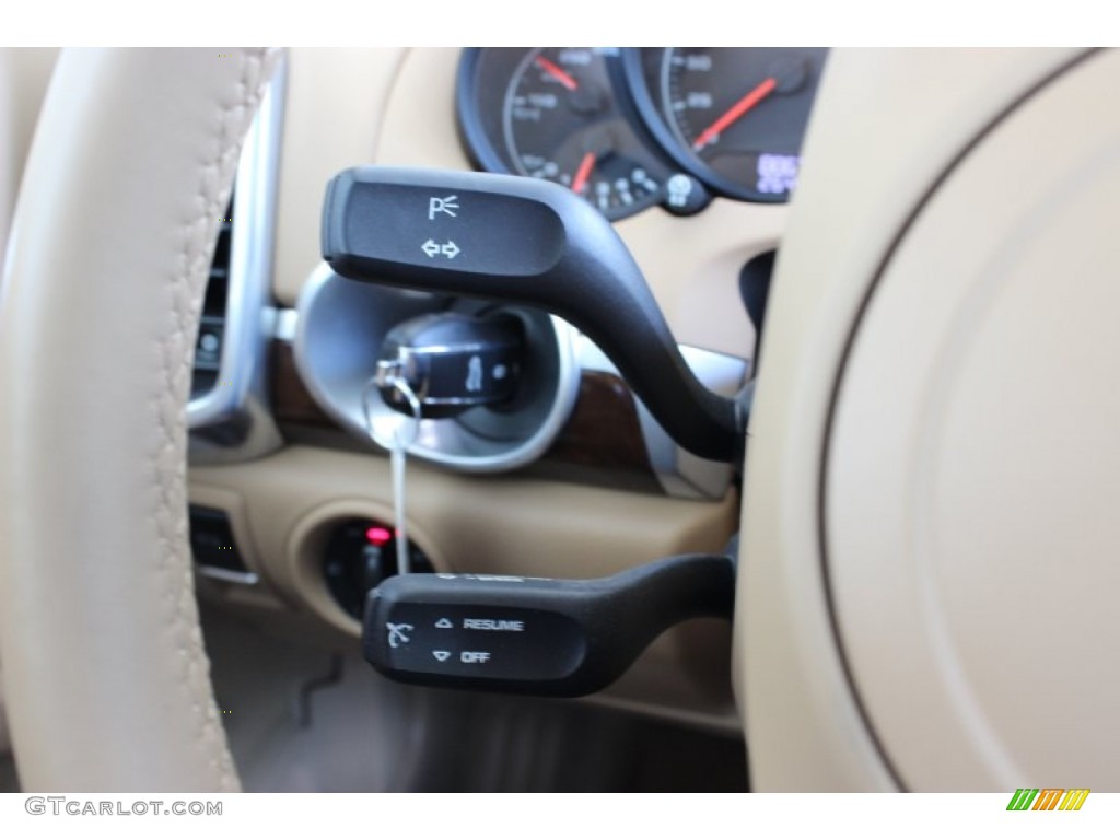 2013 Porsche Cayenne S Controls Photo #85668113
