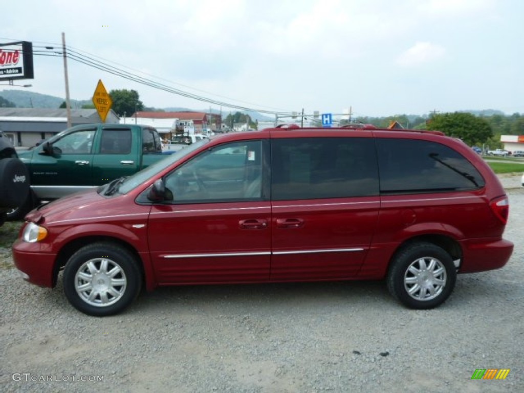 2004 Chrysler Town & Country EX Exterior Photos