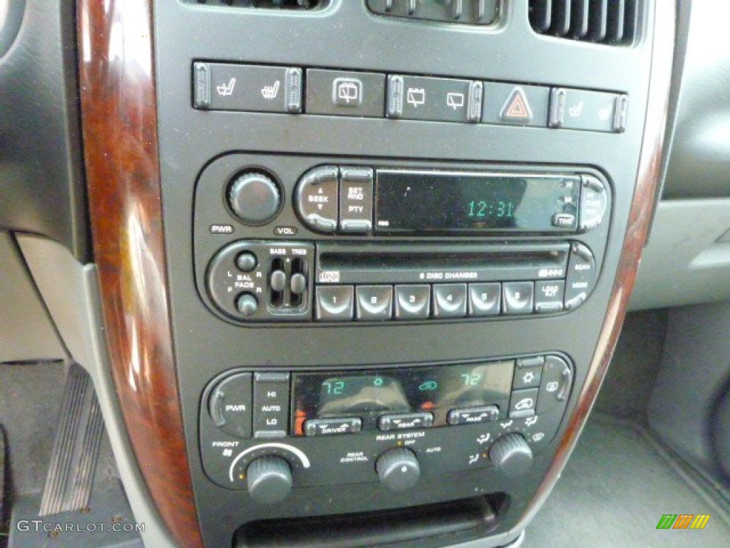 2004 Chrysler Town & Country EX Controls Photos