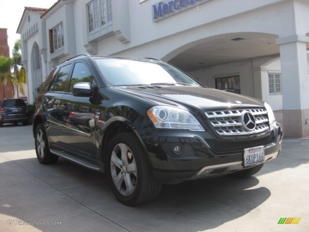 2009 ML 320 BlueTec 4Matic - Black / Black photo #1