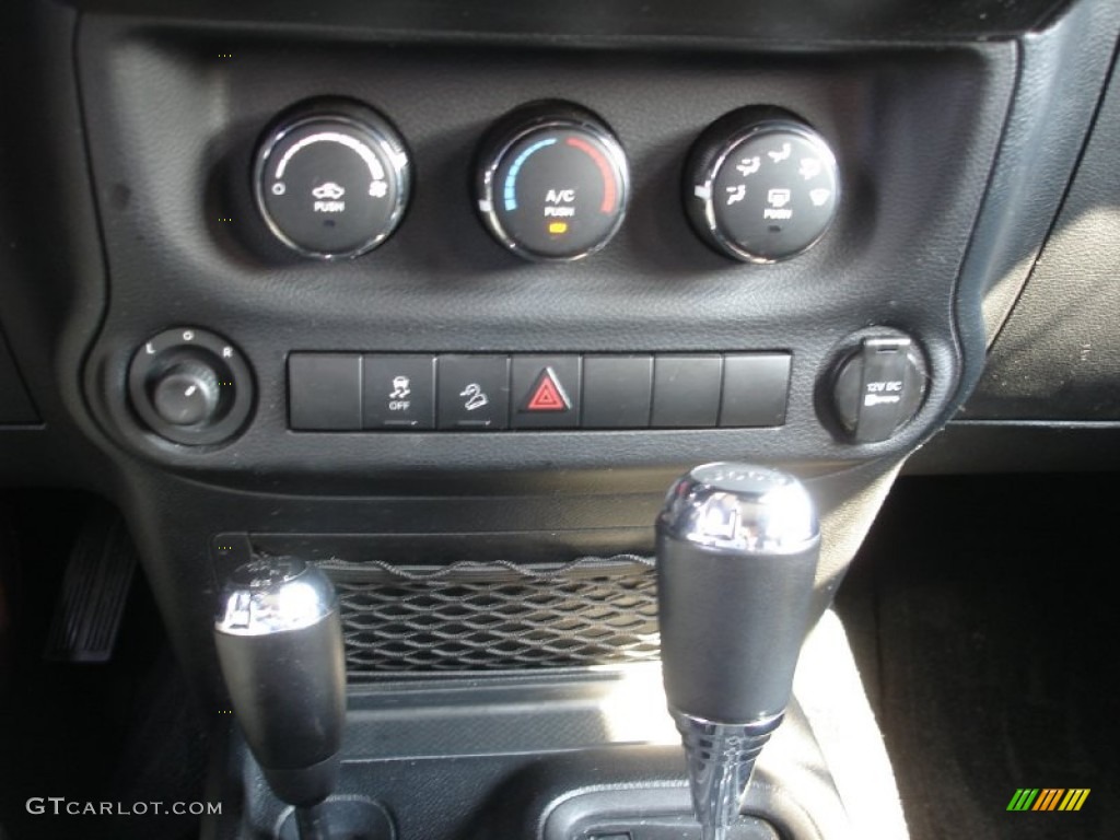 2011 Wrangler Sport 4x4 - Black / Black photo #16